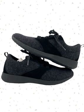 Duluth Trading Hawk Ridge Lightweight Sneaker Wool Suede Black Charcoal Size 8.5